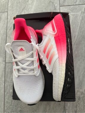 adidas Womens Sz 6.5 White & Hot Pink Gradient Running Shoes